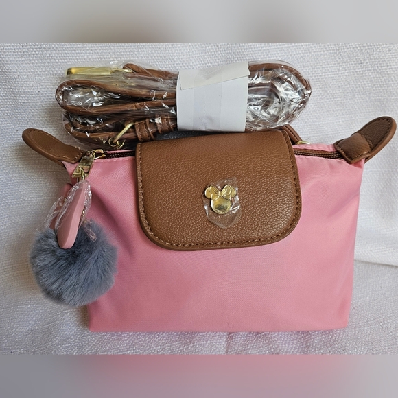NWT Viral Minnie Mouse Disney Mini Crossbody Bag W/Detachable Strap TIK TOK - Picture 2 of 9